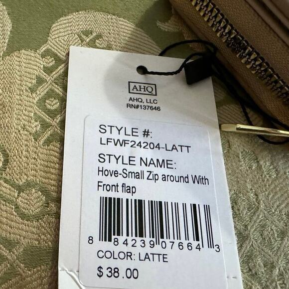 LONDON FOG Bradford Pebble Wristlet Zip-Around Wallet Magnetic Snap New w/ Tag - Picture 2 of 8